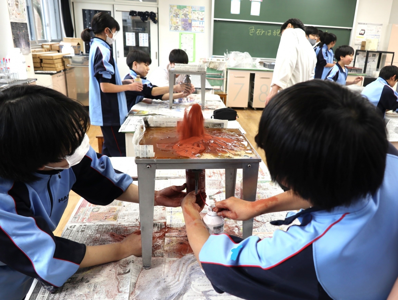 箱根中学校で火山実験を行いました